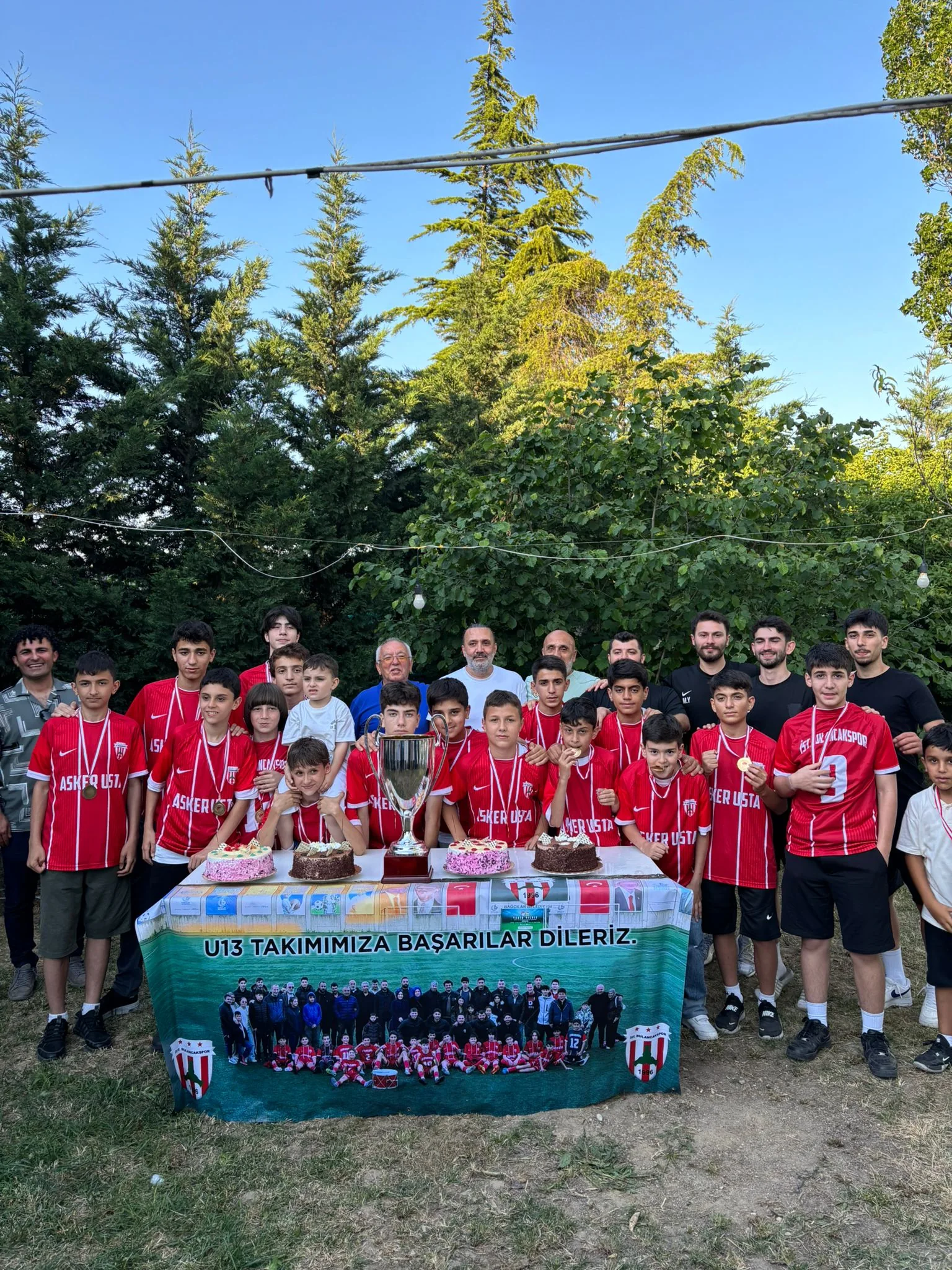 İstanbul Bulancak Spor U13 şampiyonluk kutlaması
